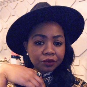 Meet your Posher, Samantha